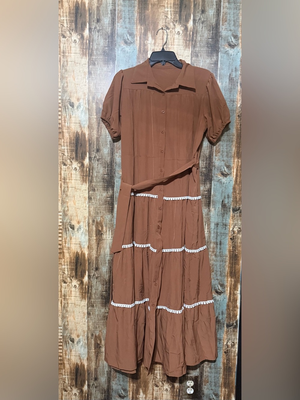 Source Unknown Brown Tiered Button-Front Maxi Dress with Waist Tie. Large